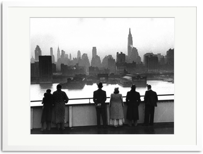 Passengers On Board The Cunard White Star Liner Queen - Jean François Haas Sur L Eau (696x660), Png Download