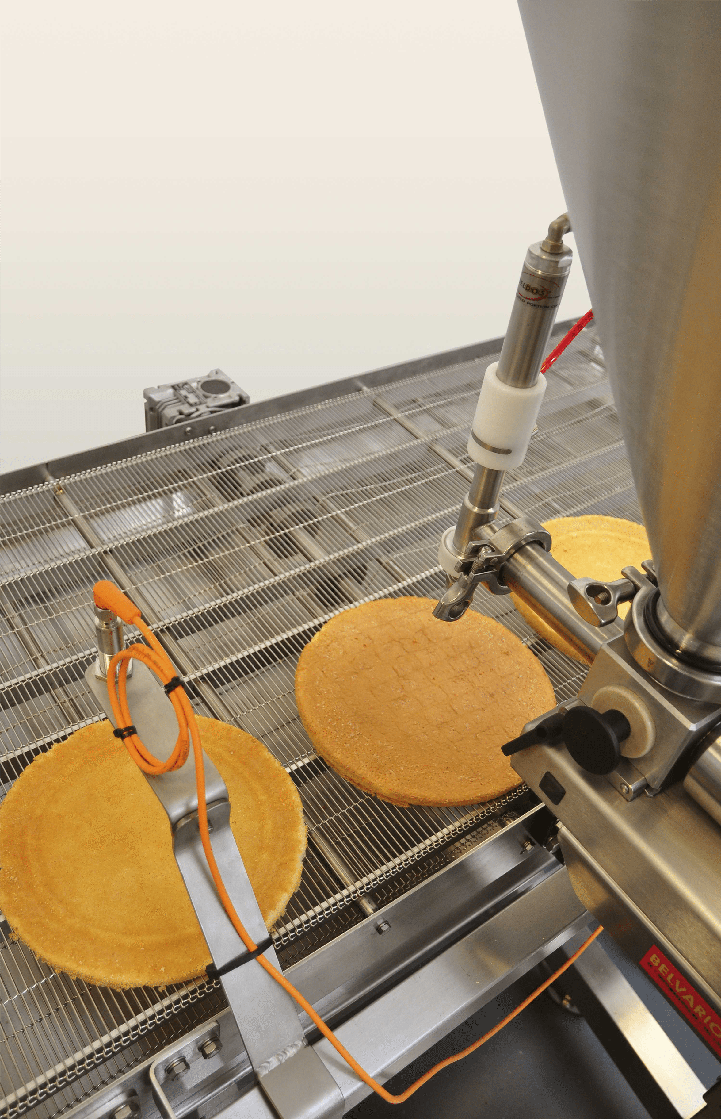 Bakery And Food Depositors,injecting Machines,filling - Viola (5472x3648), Png Download