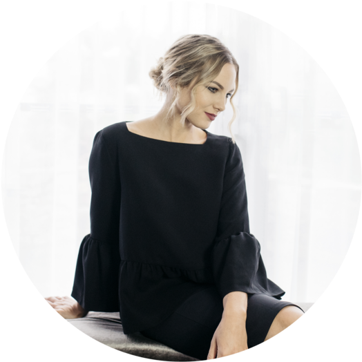 Dsc5284 - Sitting (1000x668), Png Download